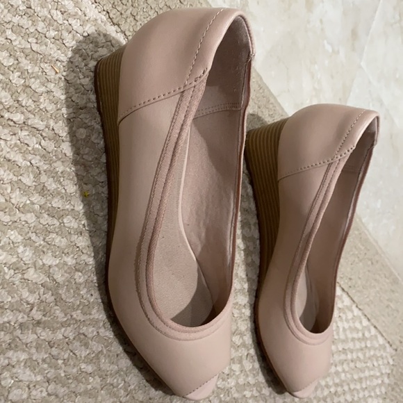 Beautiful low platform elegant shoes,size 8 or 39 - Picture 3 of 5